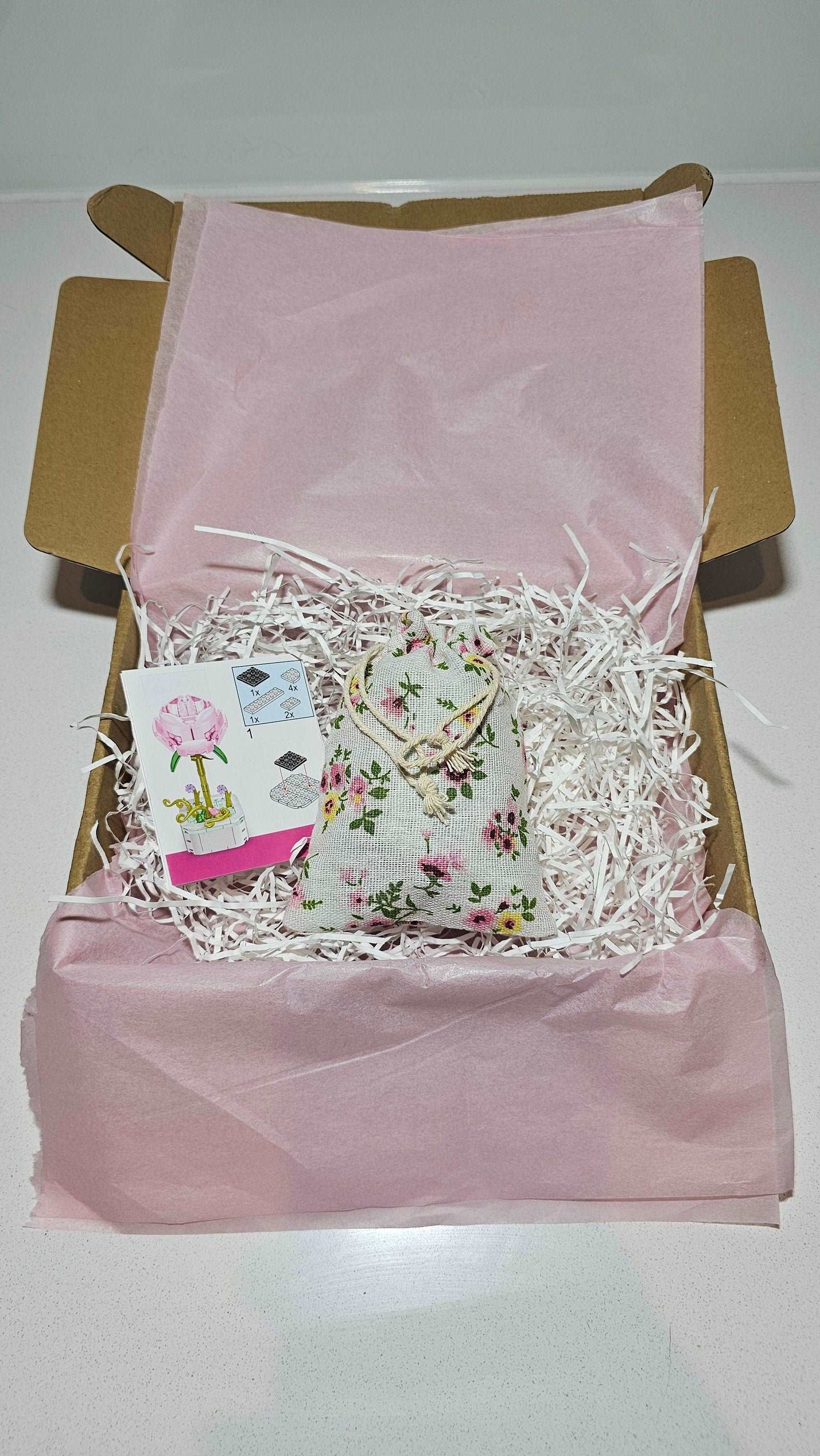 GIFT SET - Sun Flower (Helianthus) DIY Floral Bliss: Craft Your Own Eternal Garden with Flower Building Block Kits - Builditfy