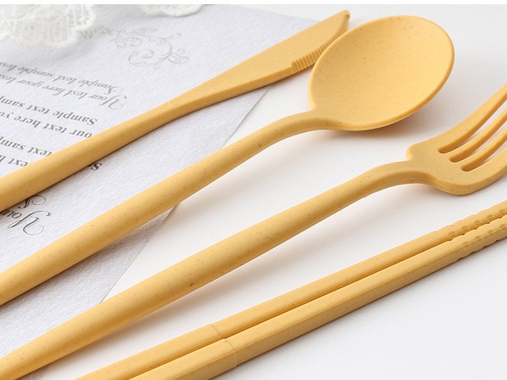 Eco-Friendly Wheat Straw Cutlery Set: Sustainable Dining On-the-Go - Builditfy