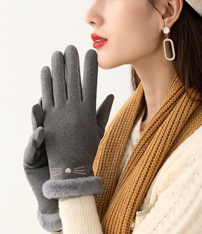 Winter Warmth in Style: Cat Lover's Touchscreen Cotton Gloves for Women - Builditfy