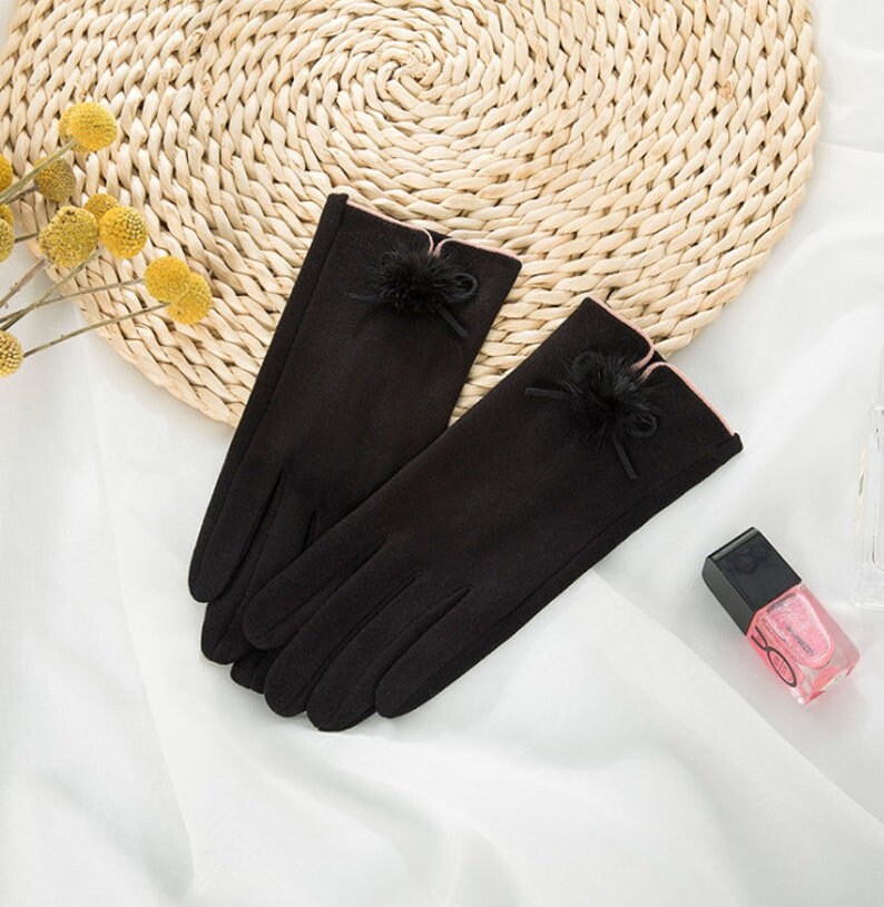 Touchscreen Gloves for Women - Thin Cotton Gloves for Smartphone Use - Builditfy