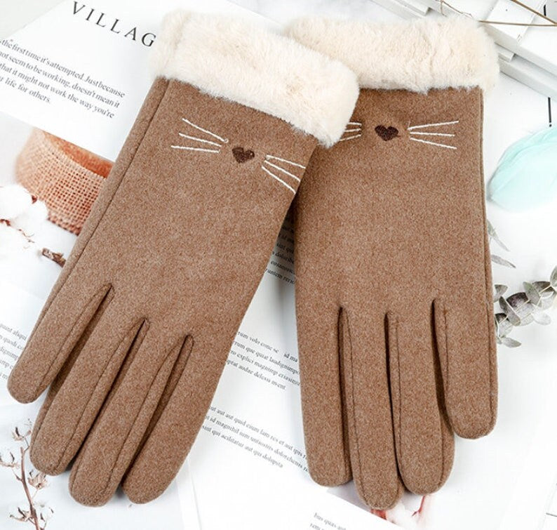 Winter Warmth in Style: Cat Lover's Touchscreen Cotton Gloves for Women - Builditfy