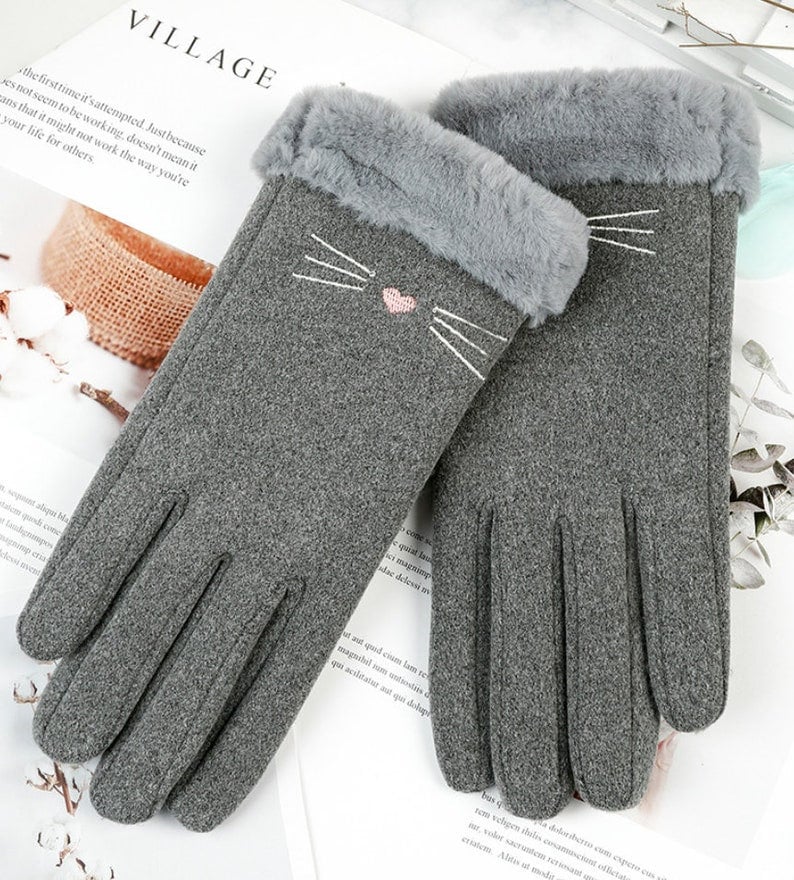 Winter Warmth in Style: Cat Lover's Touchscreen Cotton Gloves for Women - Builditfy